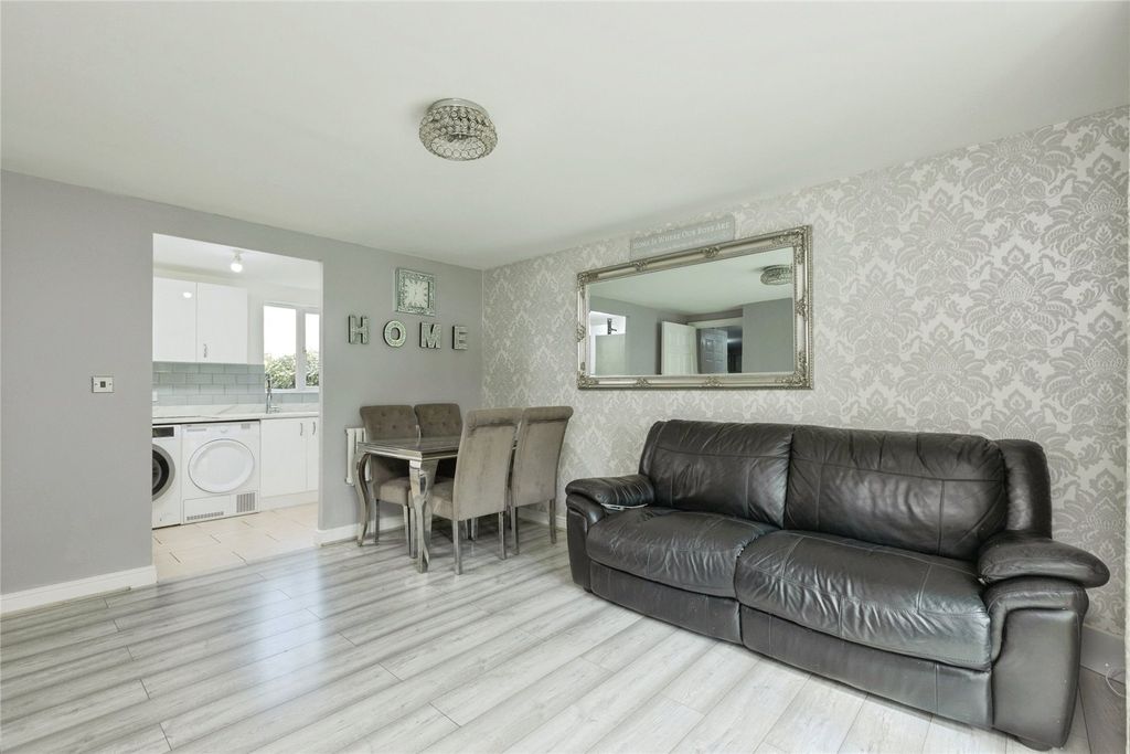 Property photo 3 of 14 Lounge/Diner