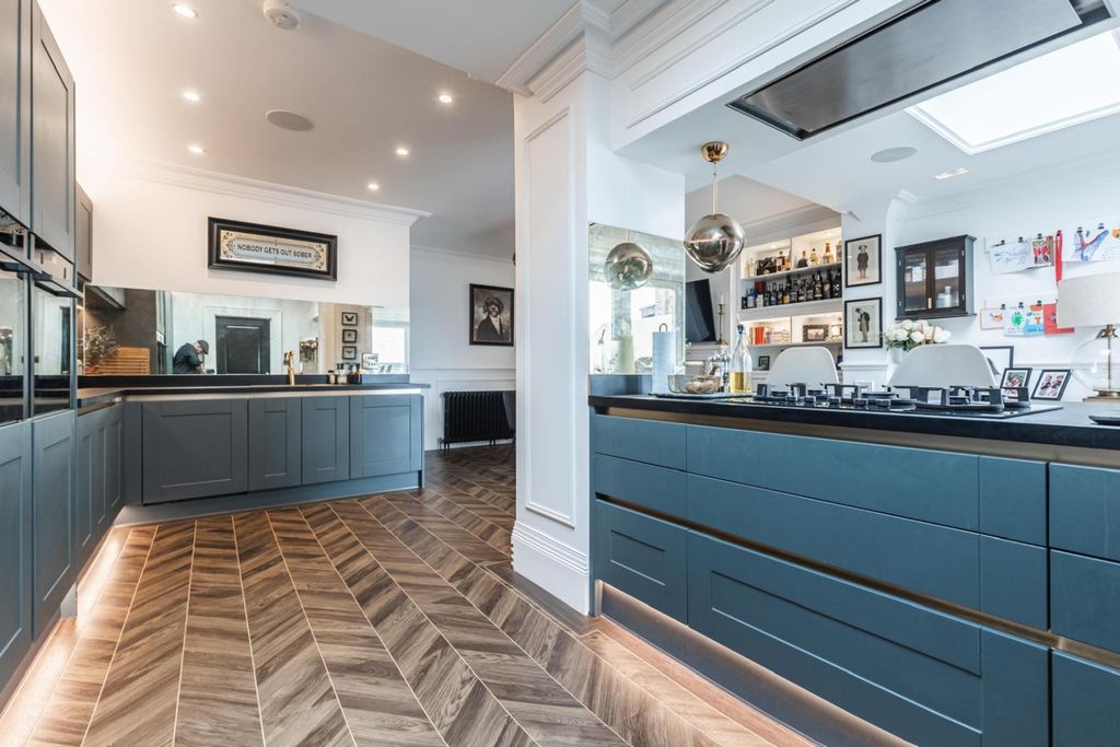 Property photo 2 of 41 4362803