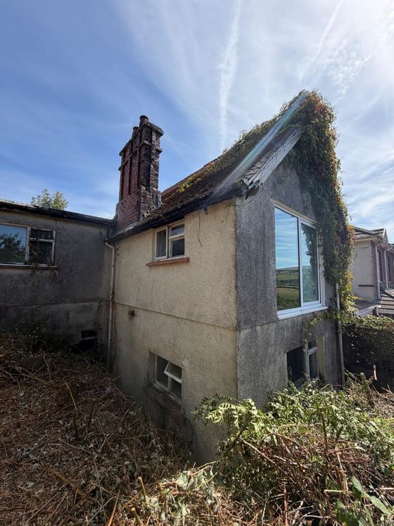 Property photo 1 of 28