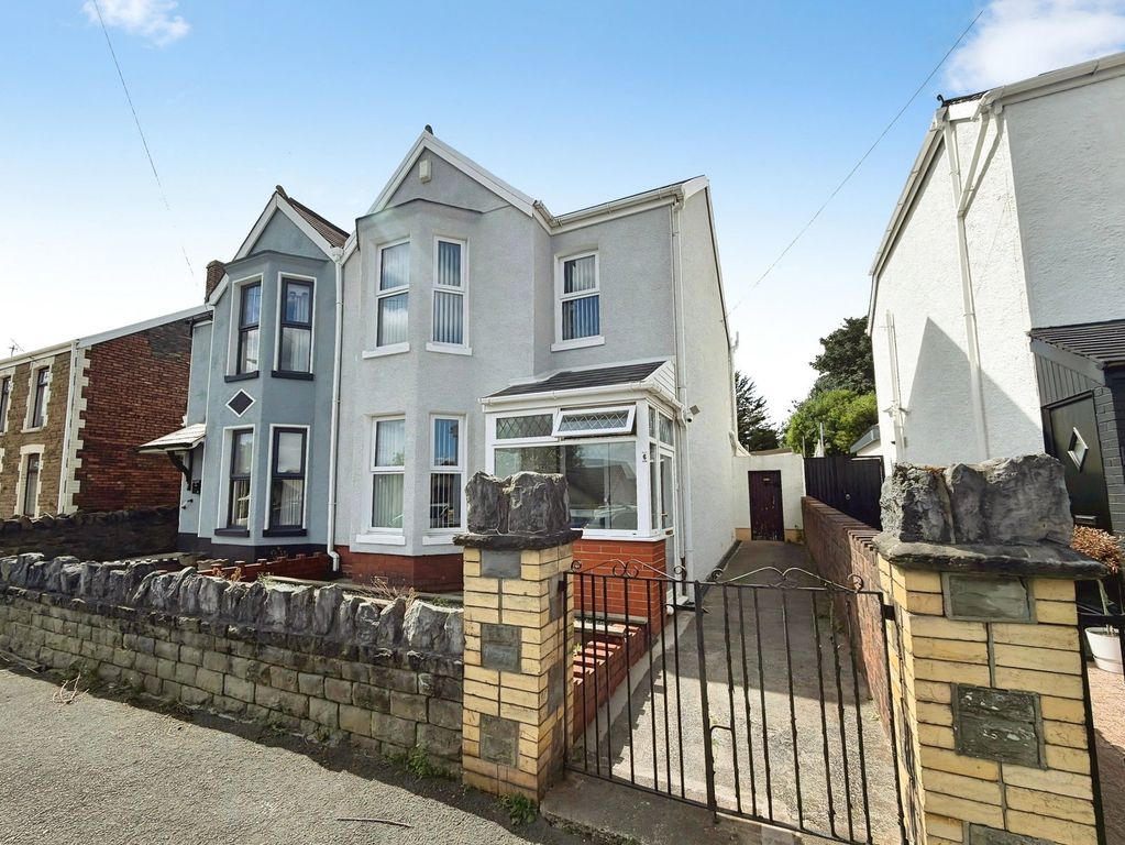 Property photo 2 of 34