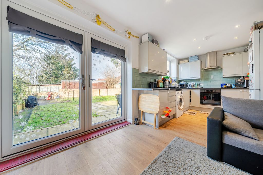 Property photo 3 of 20 Reception