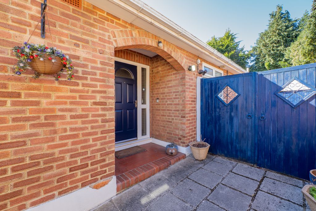 Property photo 2 of 21 Picture No. 25