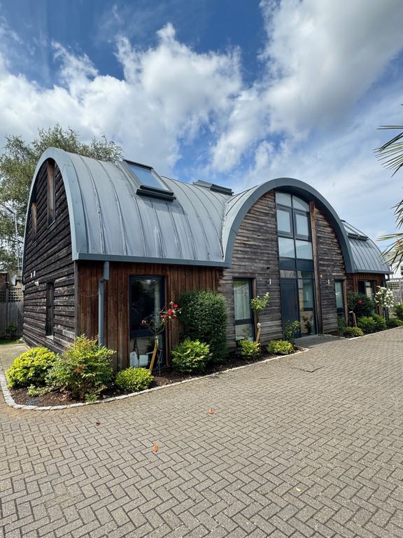 Property photo 1 of 12 4