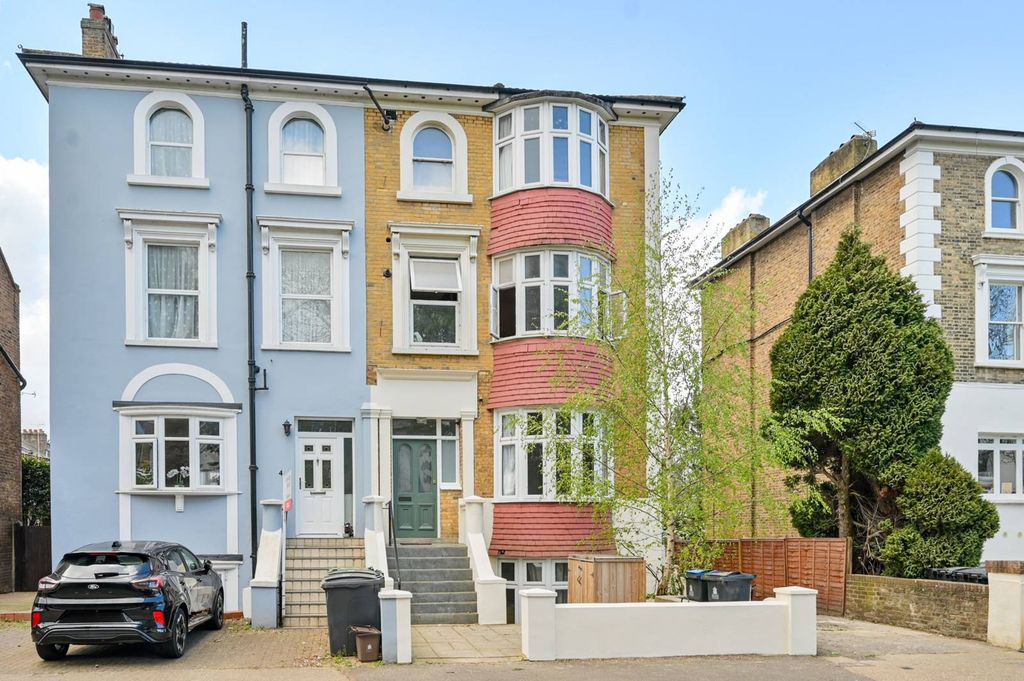 Property photo 2 of 12