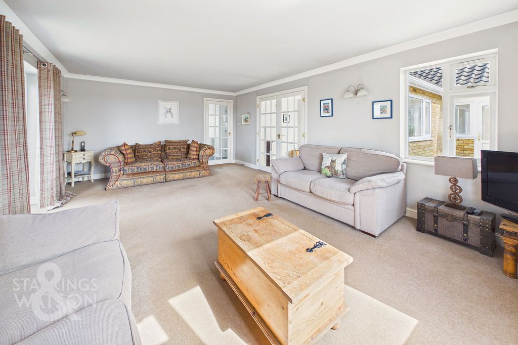 Property photo 2 of 31