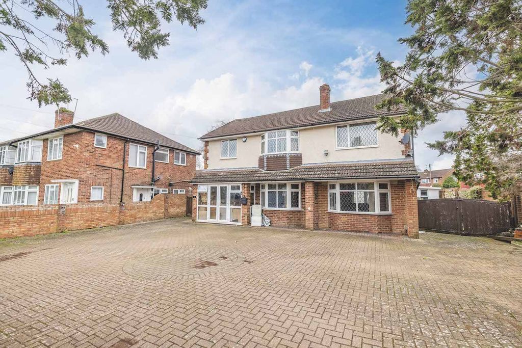 Property photo 1 of 26