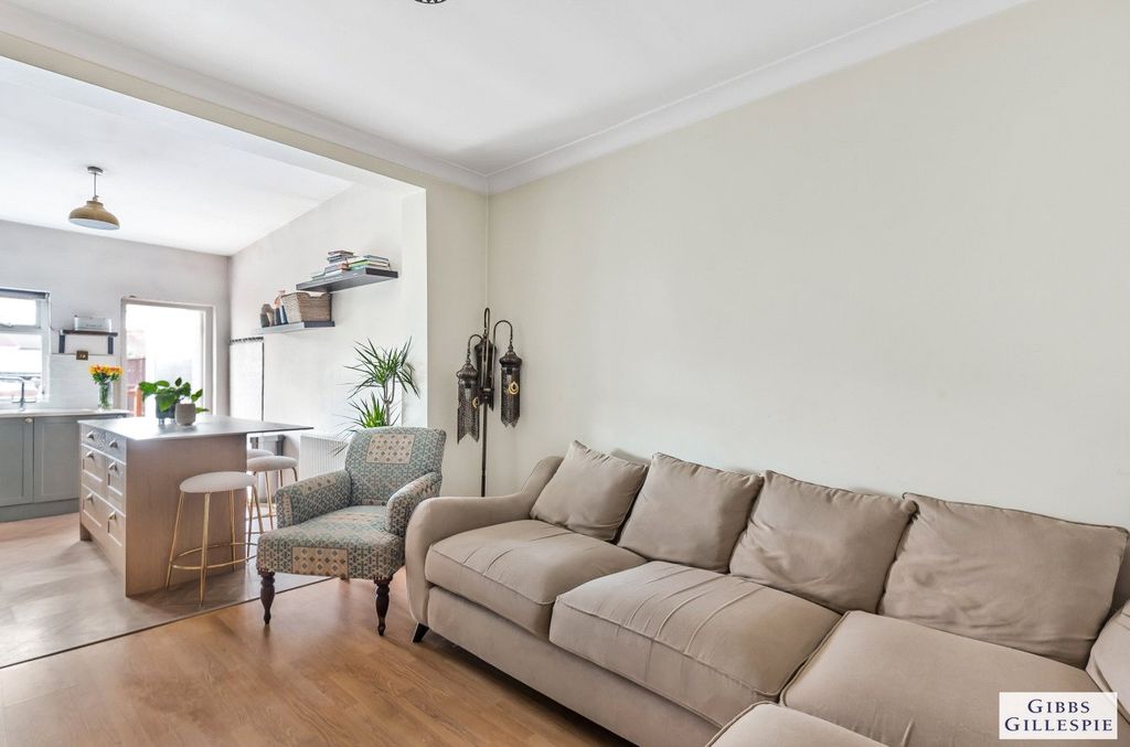 Property photo 3 of 9 Picture No. 24