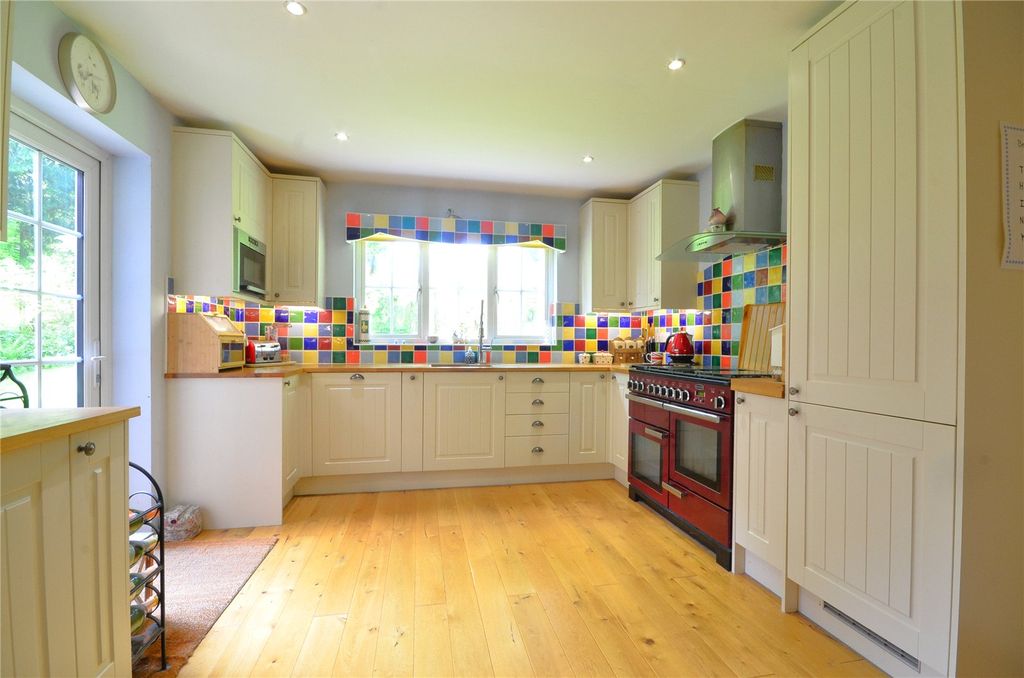 Property photo 3 of 16 Kitchen