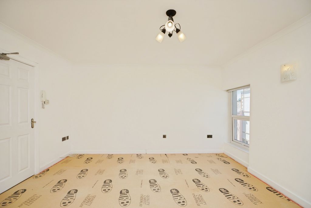 Additional image 3 of 1 bed flat for saleChurch Street, Caernarfon, Gwynedd LL55