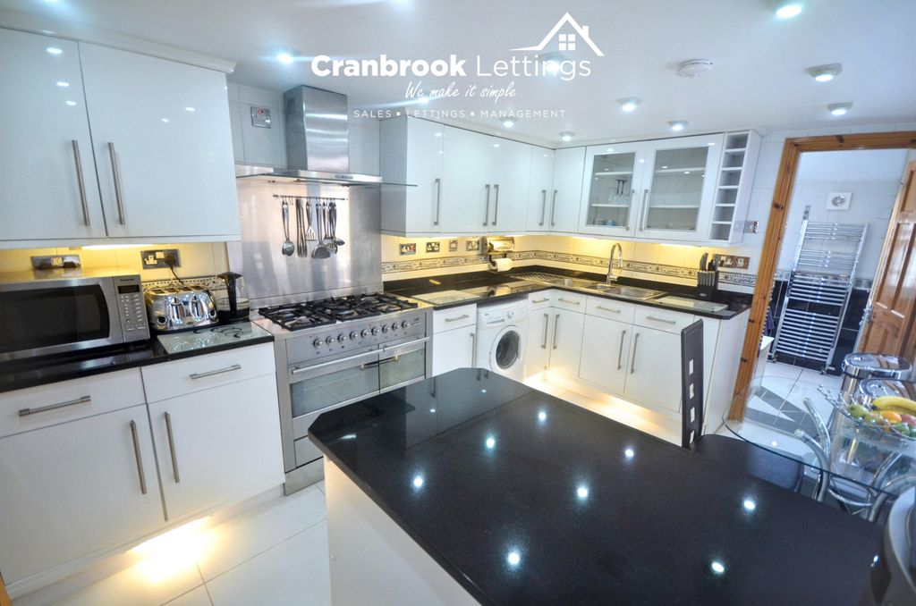 Property photo 1 of 24 Three Bedroom Terraced House For Sale Dongola Road, London E13