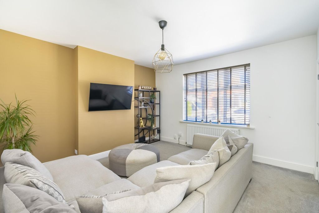 Property photo 3 of 22 Living Room