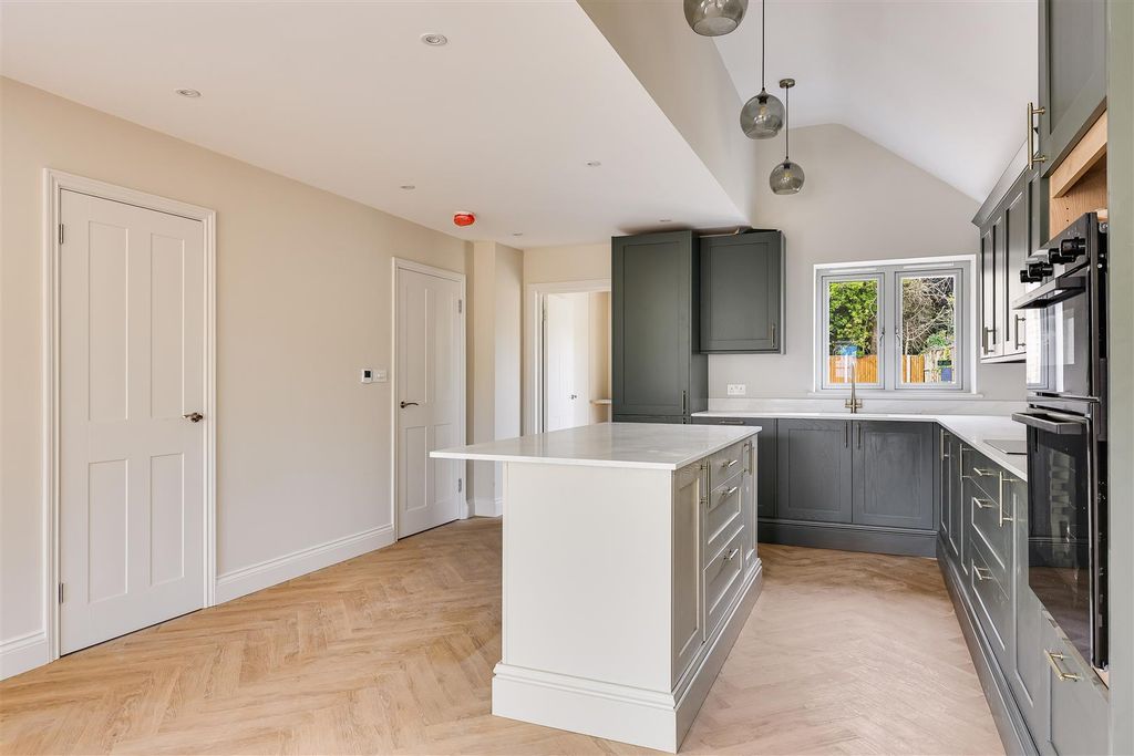 Property photo 3 of 25 Img (2).Jpg