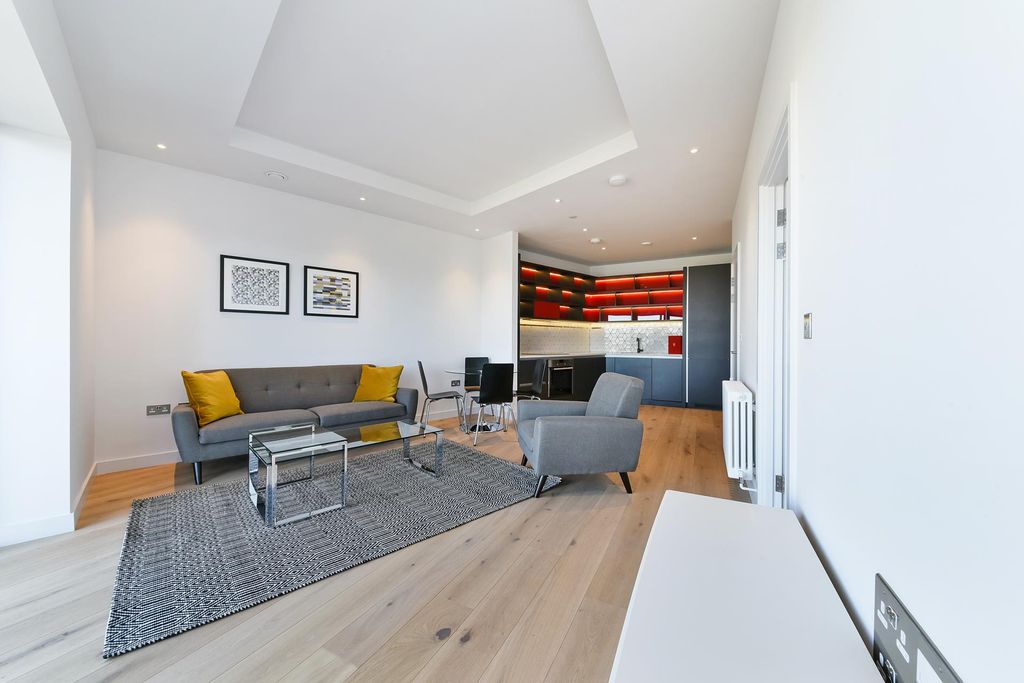 Property photo 3 of 12