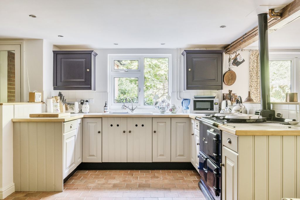 Property photo 2 of 22