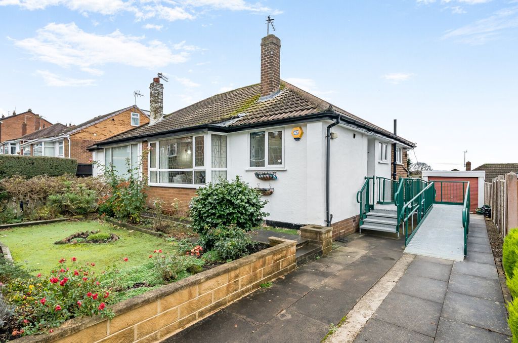 Property photo 1 of 12 1385648-13-69282F...