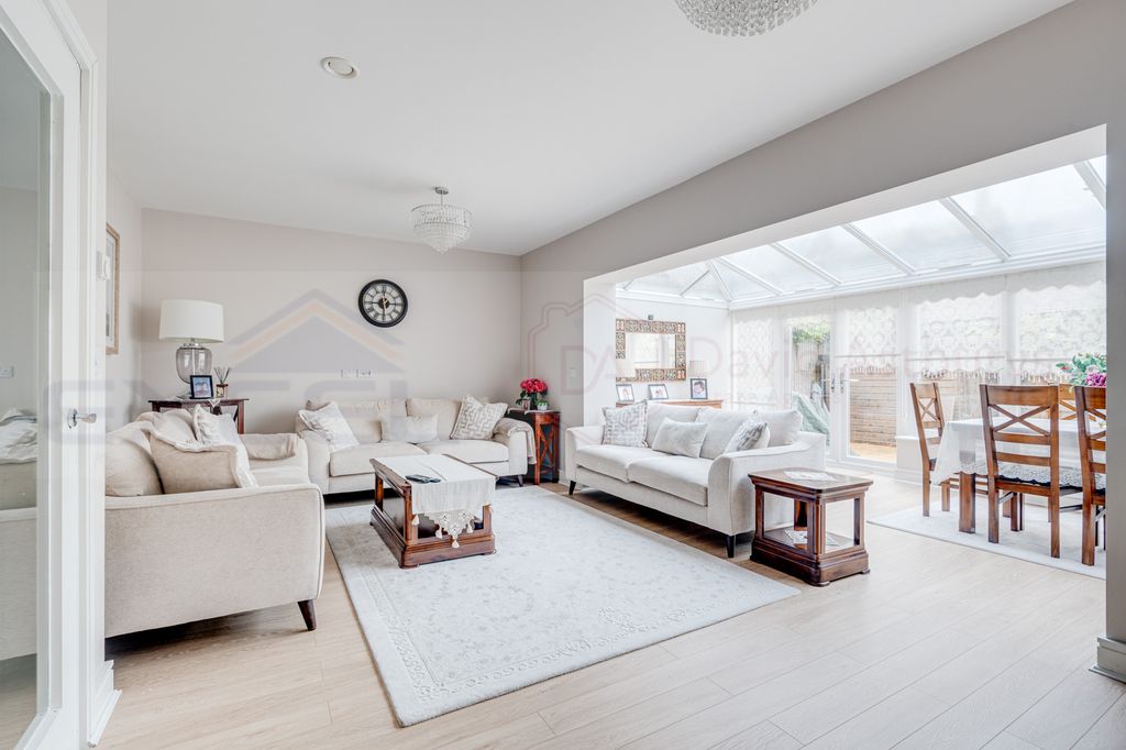 Property photo 1 of 8 Img_32113_20_Original