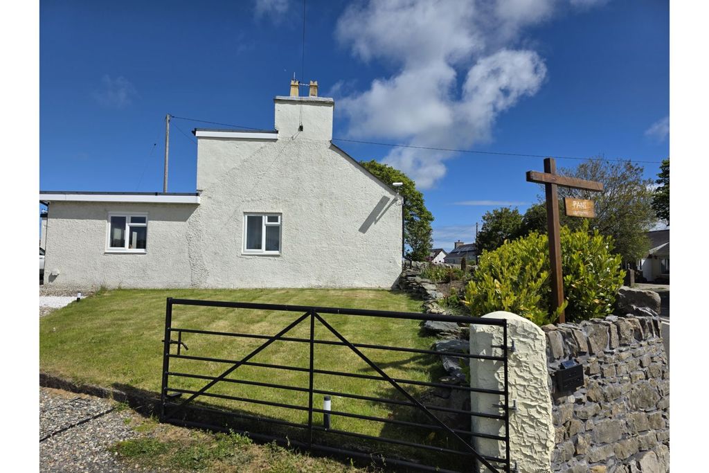 Property photo 3 of 18