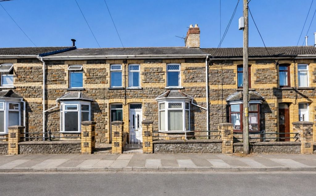 Property photo 1 of 35 Victorian Terrace - Front