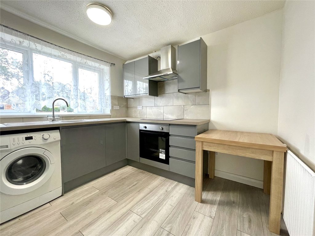 Property photo 2 of 20 Picture No. 11