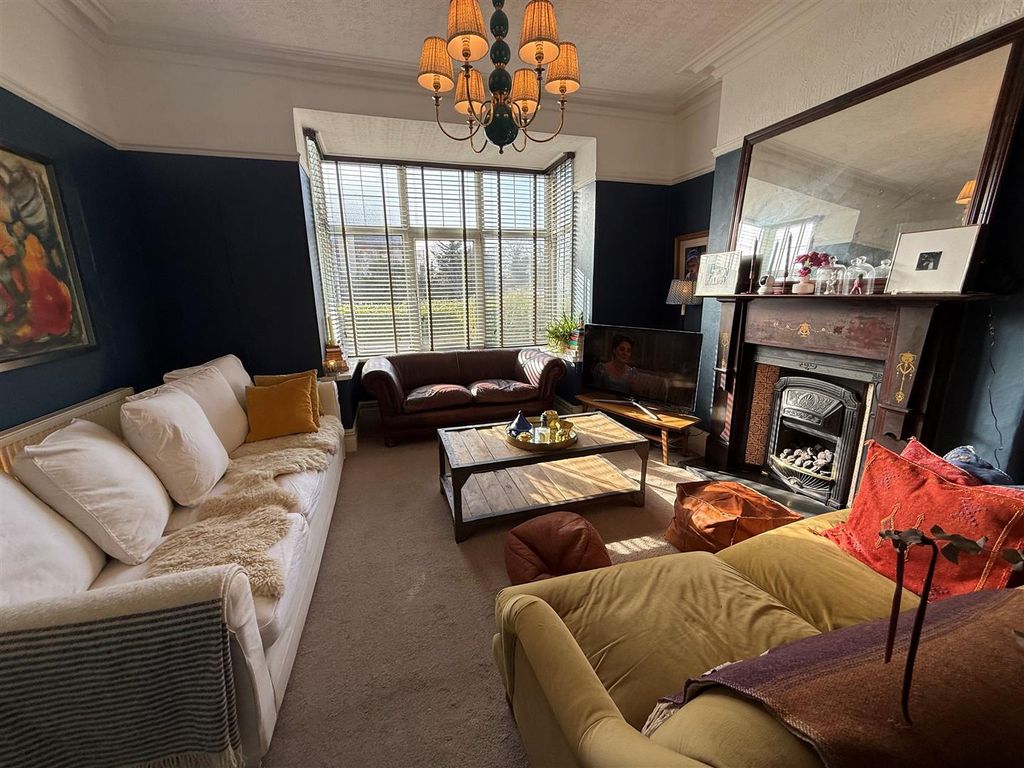 Property photo 3 of 38 Living Room