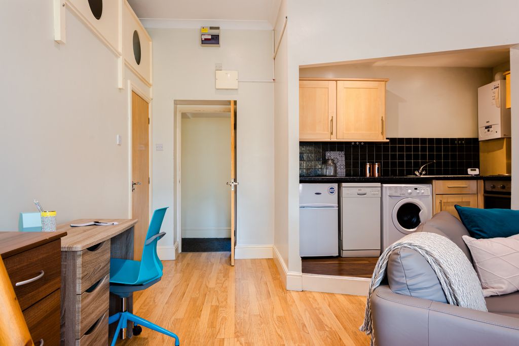 Property photo 2 of 7 Property Photo