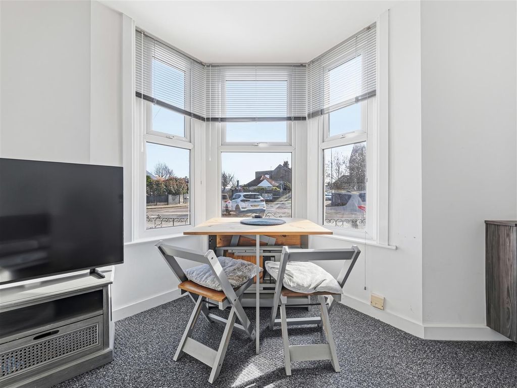 Property photo 2 of 16 Sea Street (4).Jpg