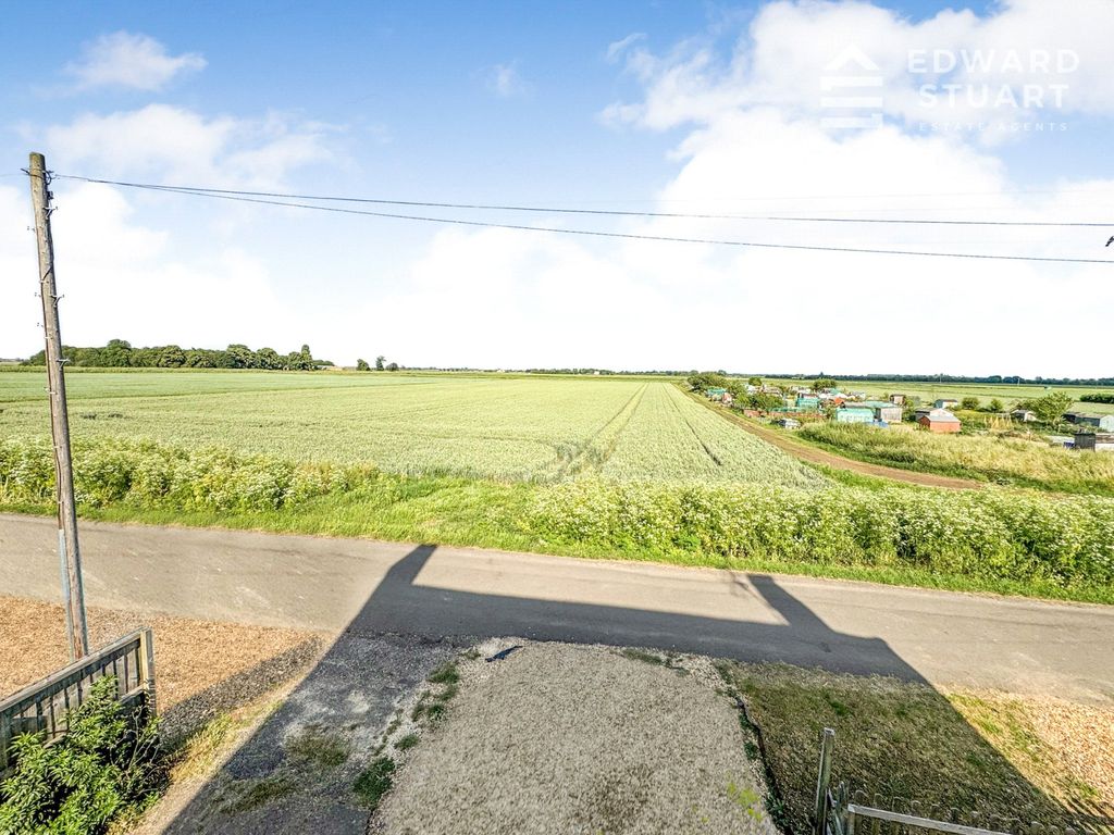 Property photo 3 of 11 Picture No. 05