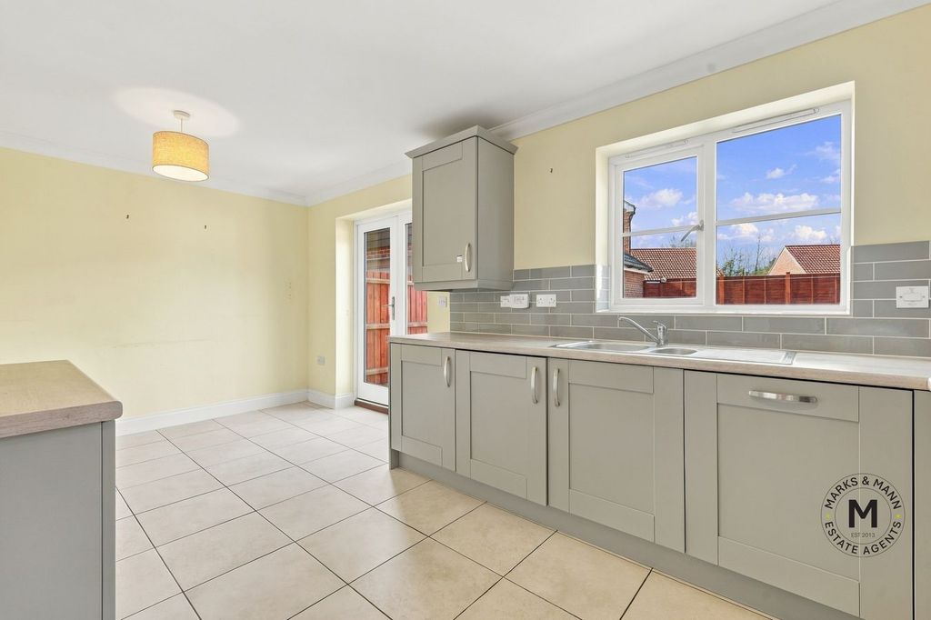 Property photo 3 of 24