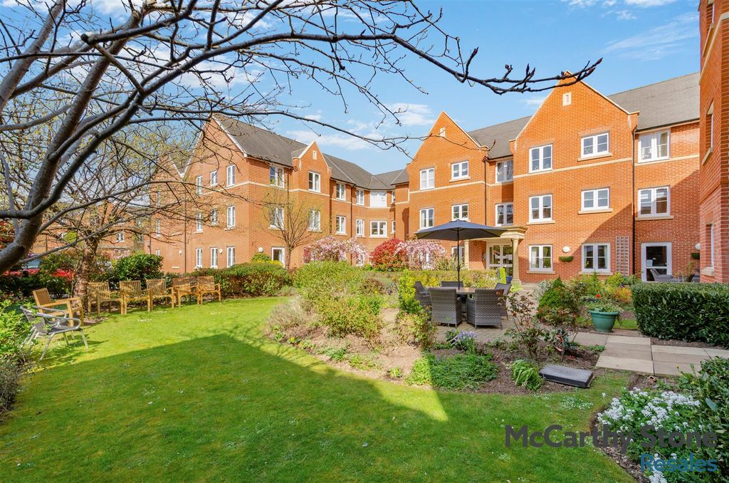 Property photo 1 of 31 8685674-Exterior04.Jpg