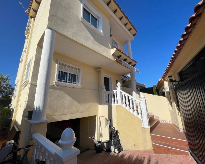 Property photo 1 of 37