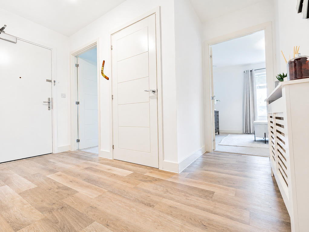 Property photo 3 of 13 Entrance Hall