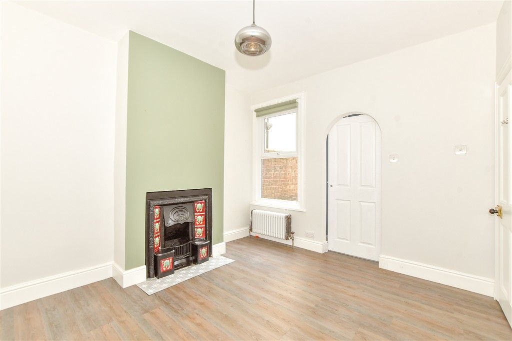 Property photo 3 of 10 Dining Room