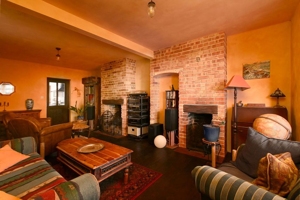 Property photo 2 of 14