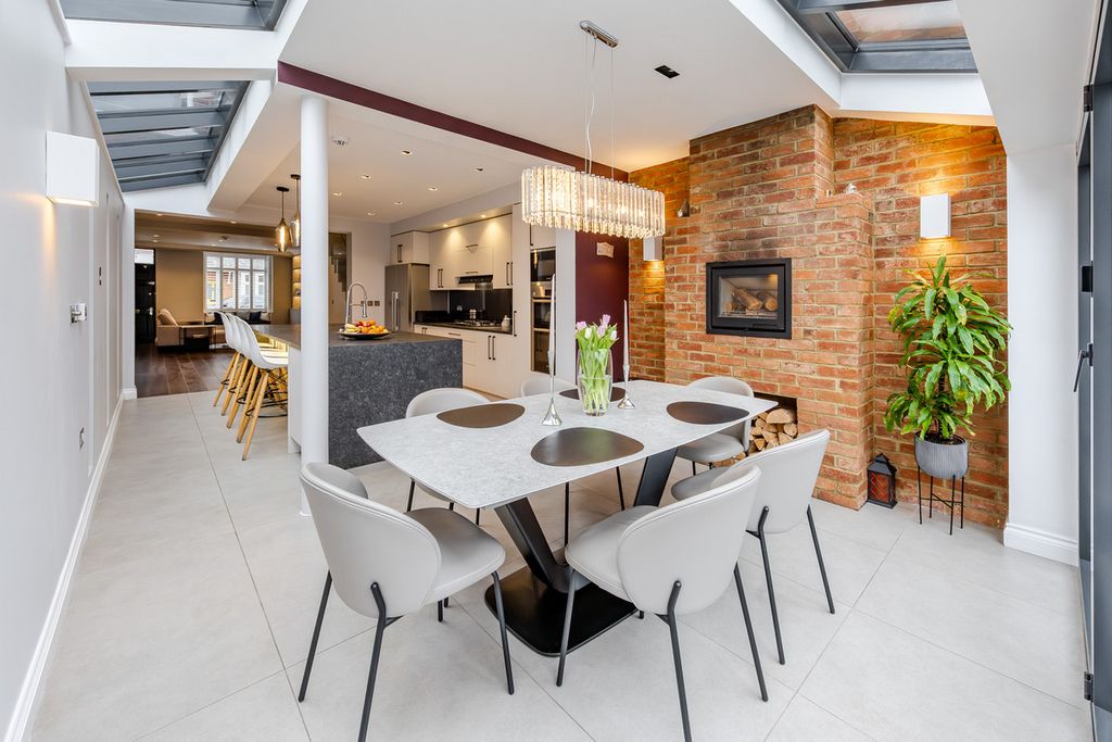 Property photo 2 of 30