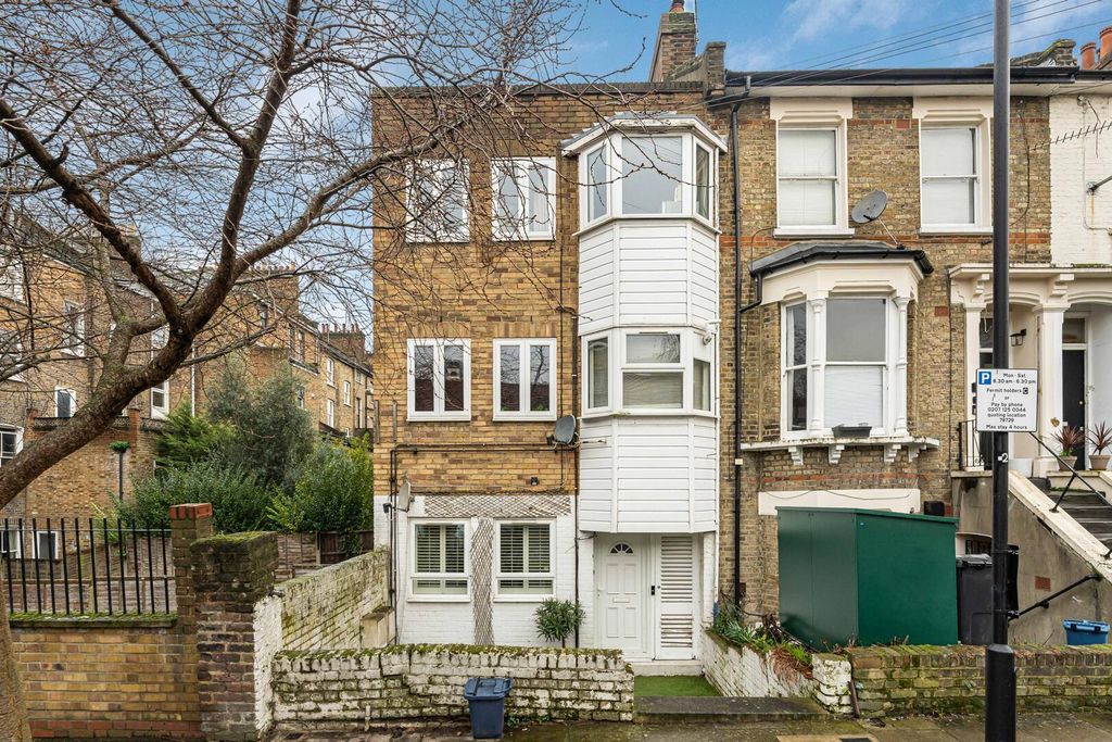 Property photo 2 of 21 Front (Exterior)