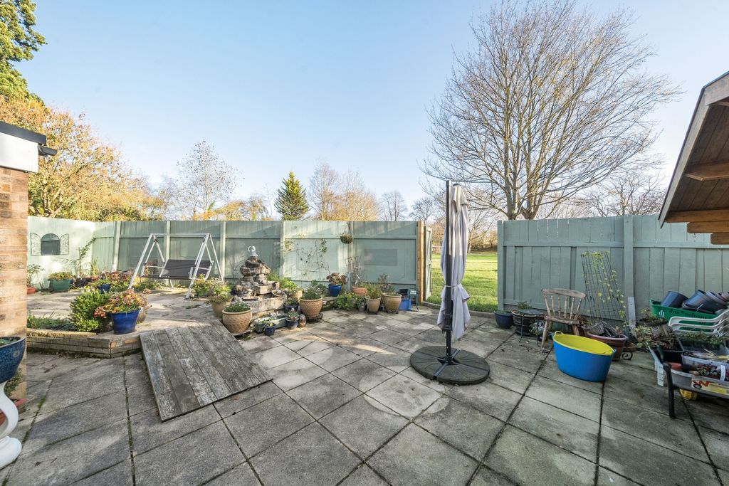 Property photo 2 of 13 1375860-18-691B5338d0983