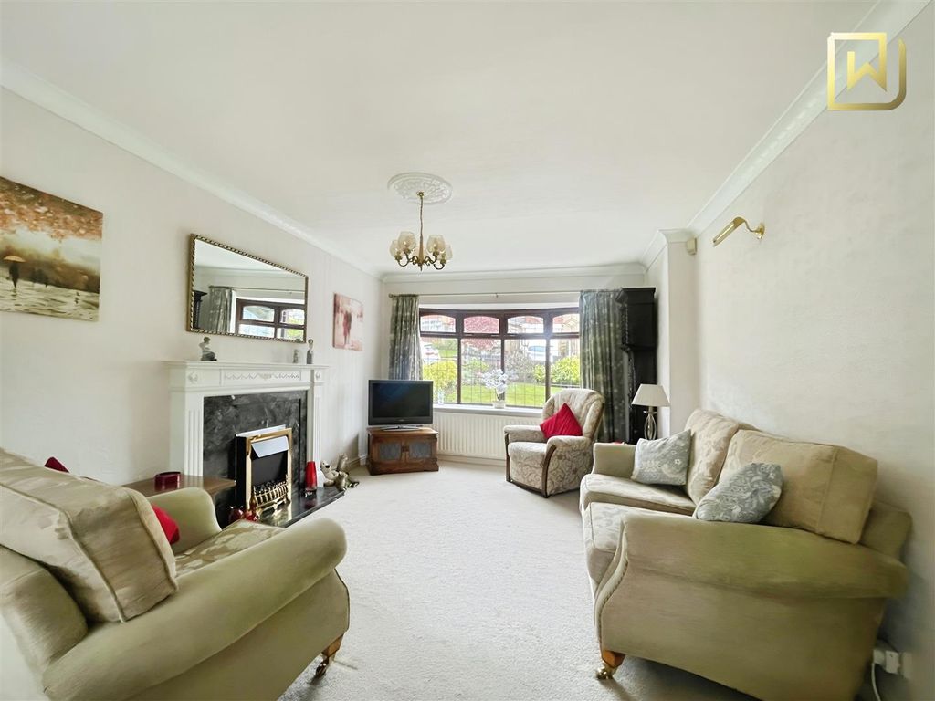 Property photo 3 of 15 Living Room