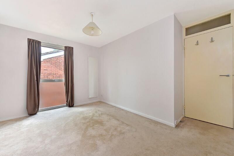 Property photo 3 of 10 Bedroom 1