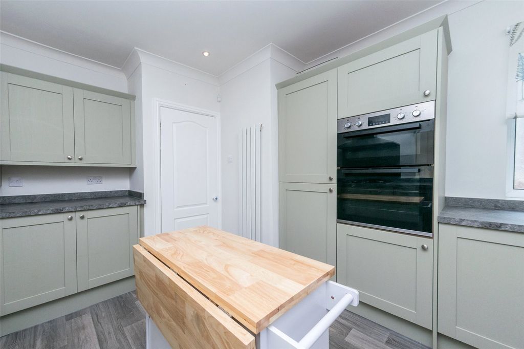 Property photo 2 of 22 Kitchen