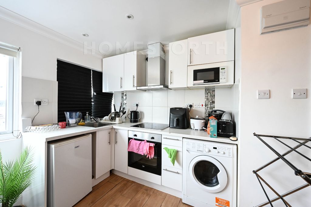 Property photo 3 of 8 Photo 2