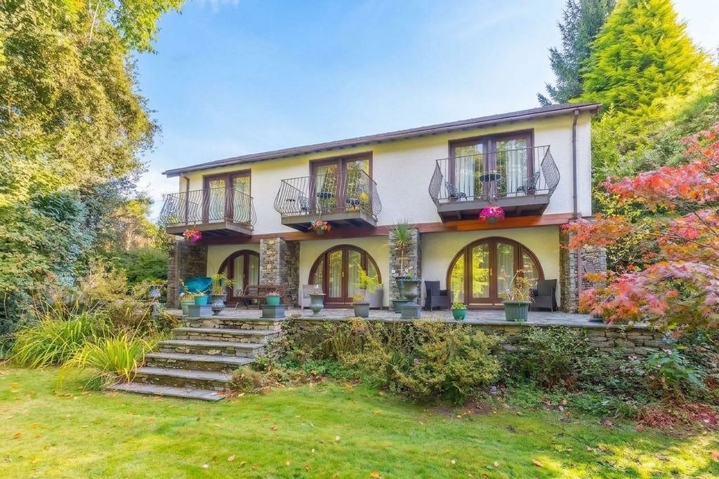 Property photo 2 of 31