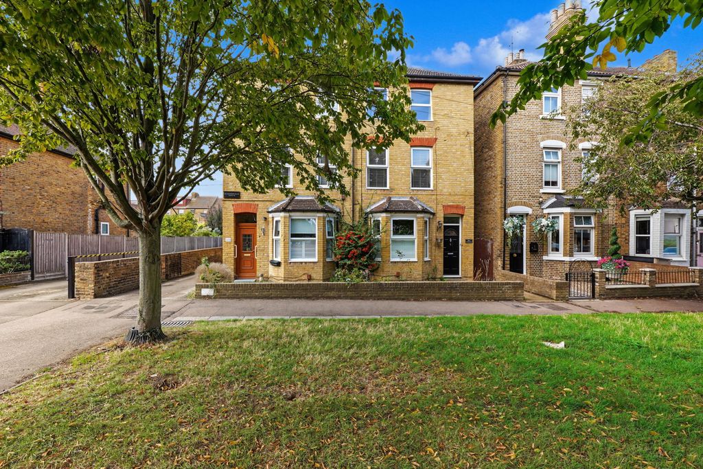 Property photo 2 of 14