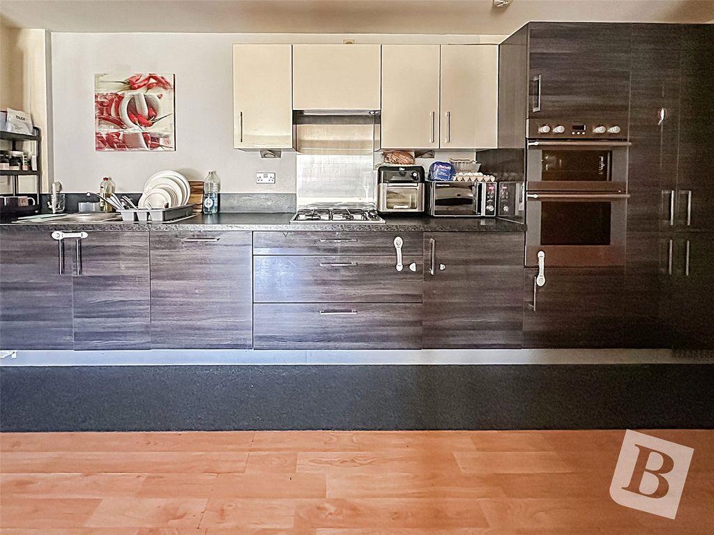 Property photo 3 of 14 Kitchen