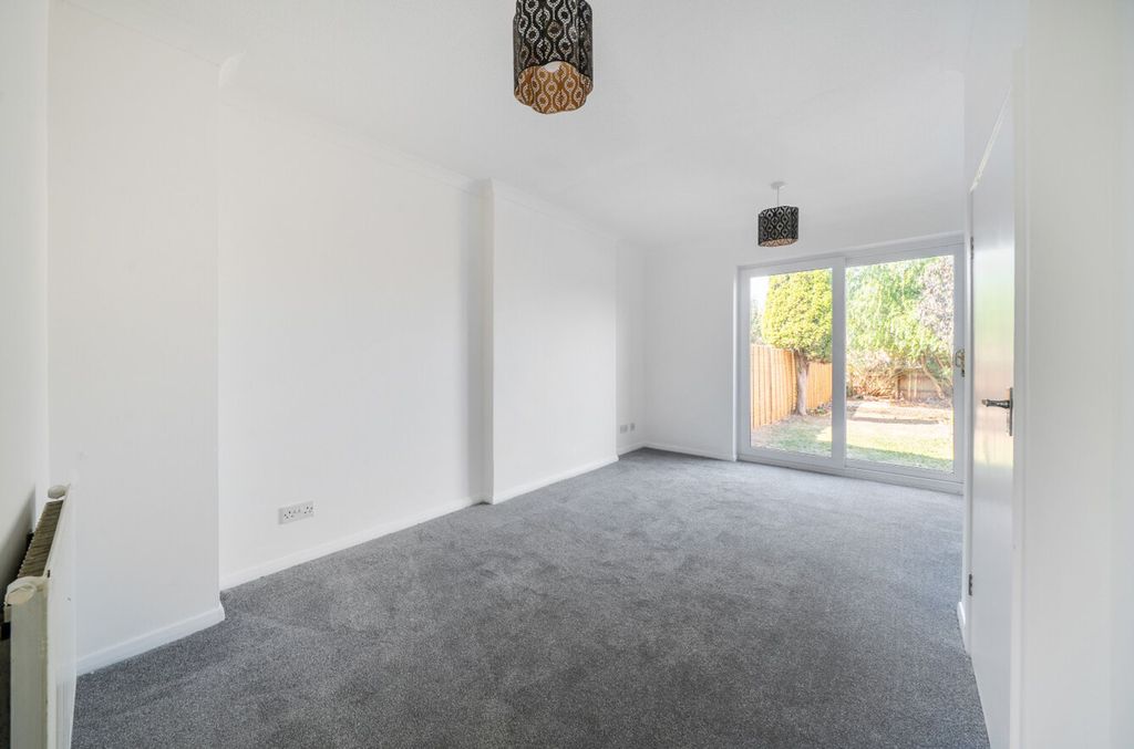 Property photo 2 of 17 Living/Dining Room