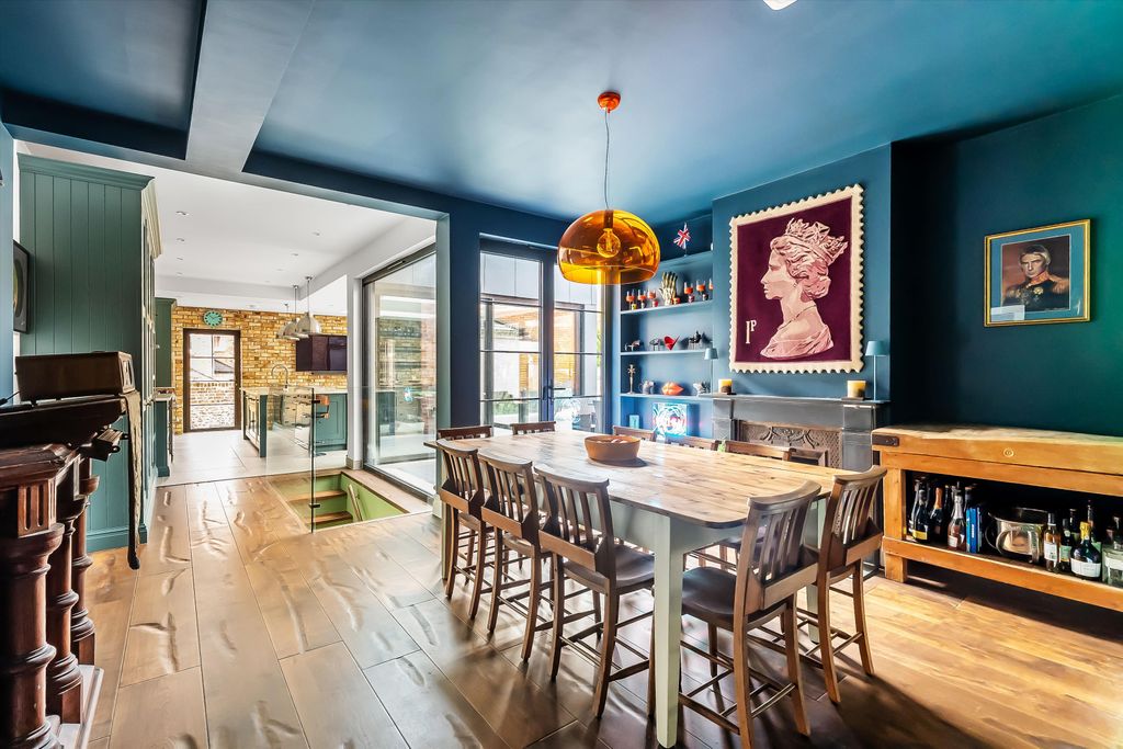 Property photo 2 of 16 Image