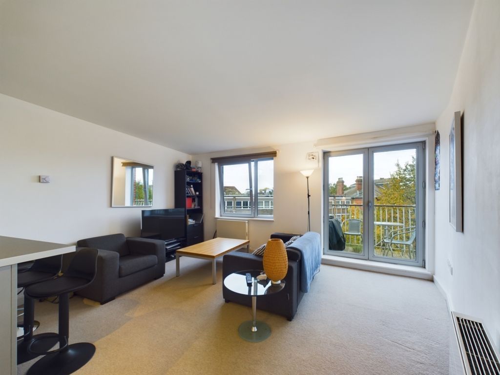 Property photo 2 of 9 Lrg_Cam03750G0-Pr0023-Still001