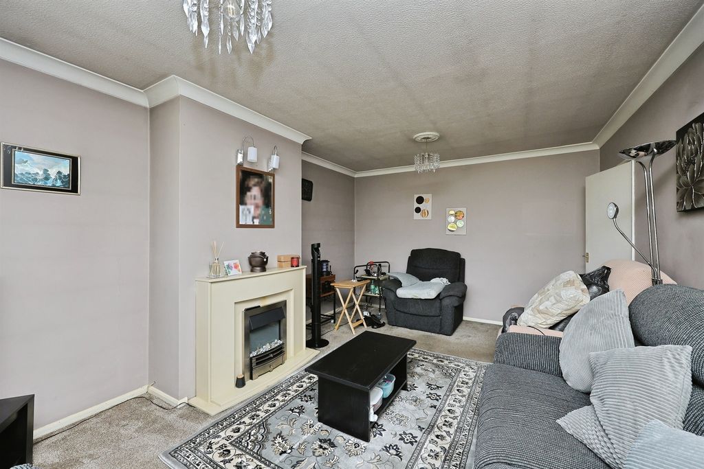 Property photo 3 of 19