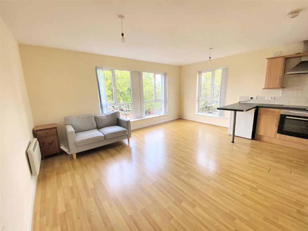 Property photo 2 of 7 Open Plan Lounge