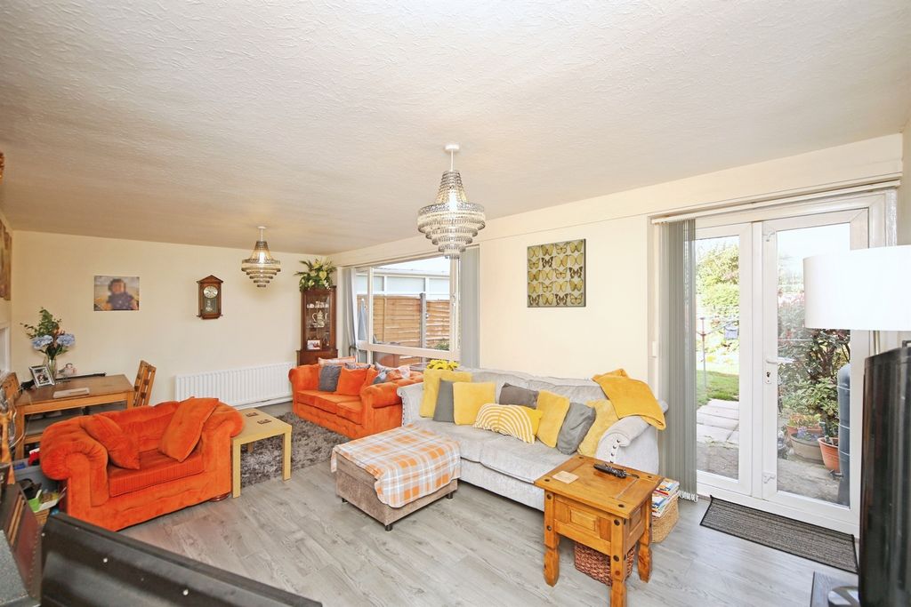 Property photo 3 of 17