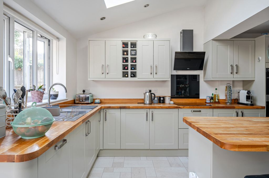 Property photo 3 of 12 1415902-20-699Ecd...